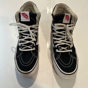 Vans Hightop Skateboard Platform Shoe - Men Size 6/Women Size 7.5